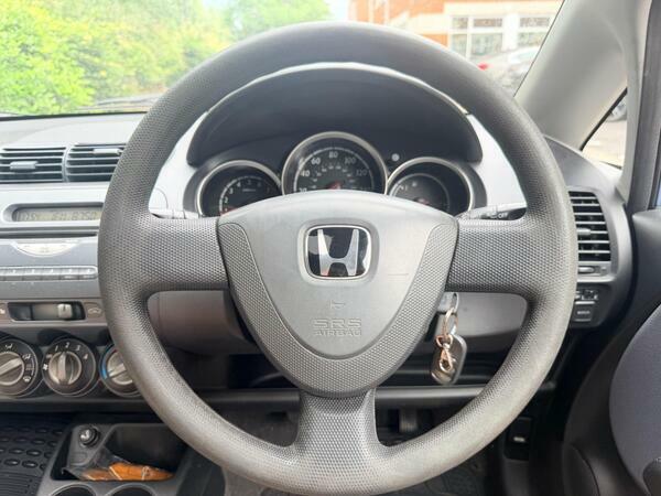 Honda Jazz Jazz Se Cvt Red #16