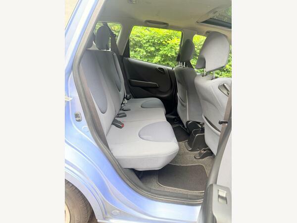 Honda Jazz Jazz Se Cvt Red #10