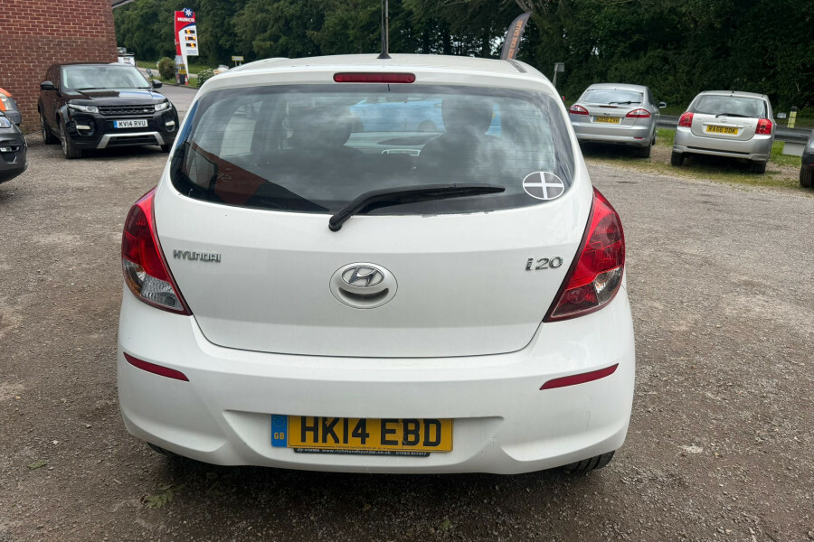 Hyundai I20 Hatchback White #3