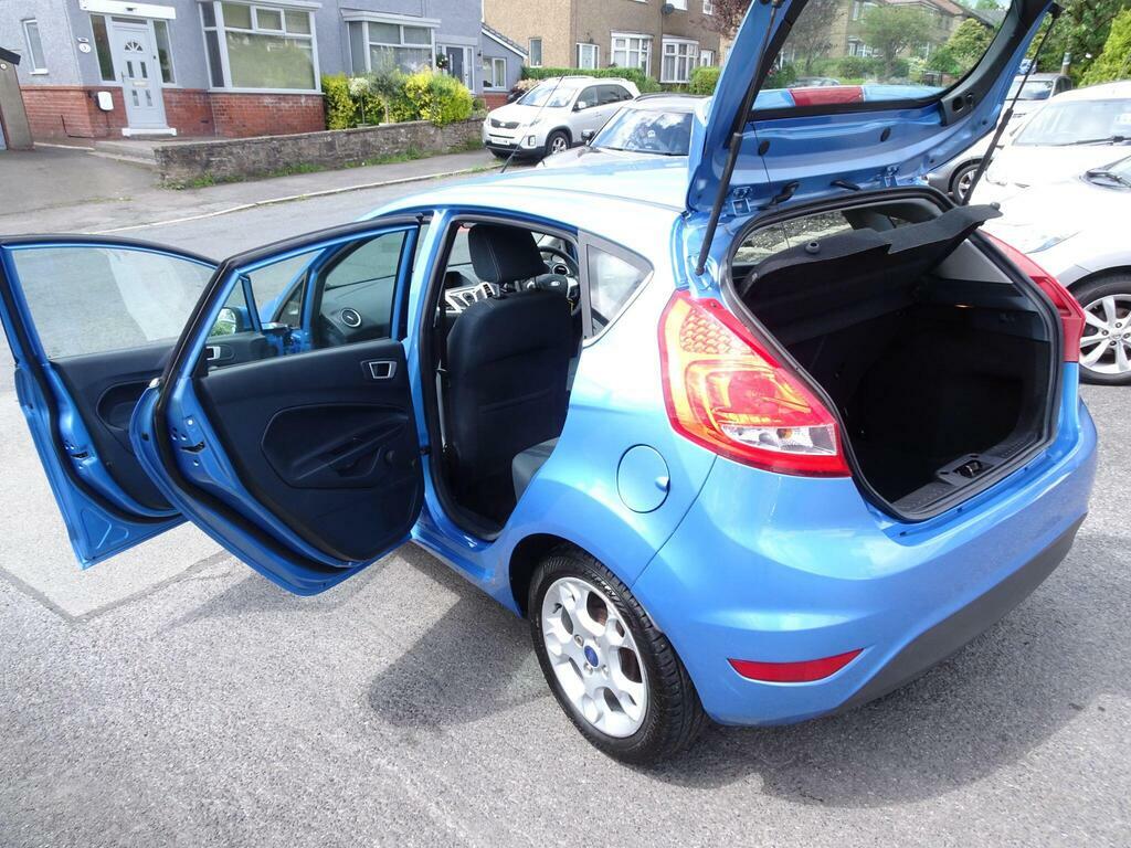 Ford Fiesta Hatchback Red #20