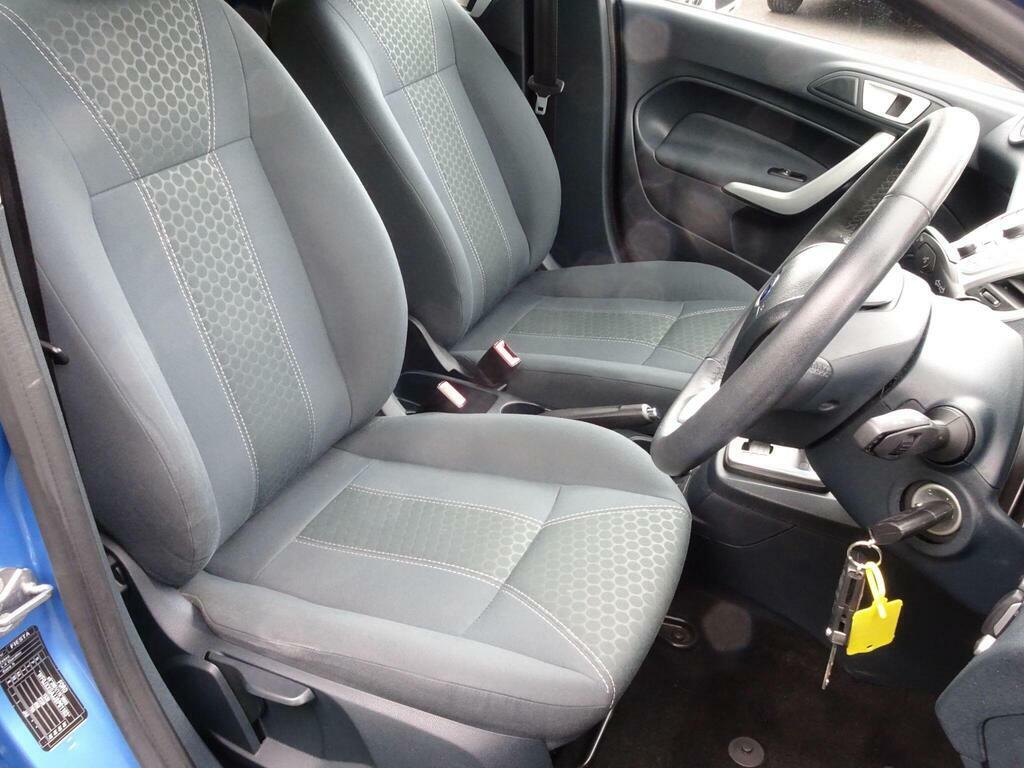Ford Fiesta Hatchback Red #16