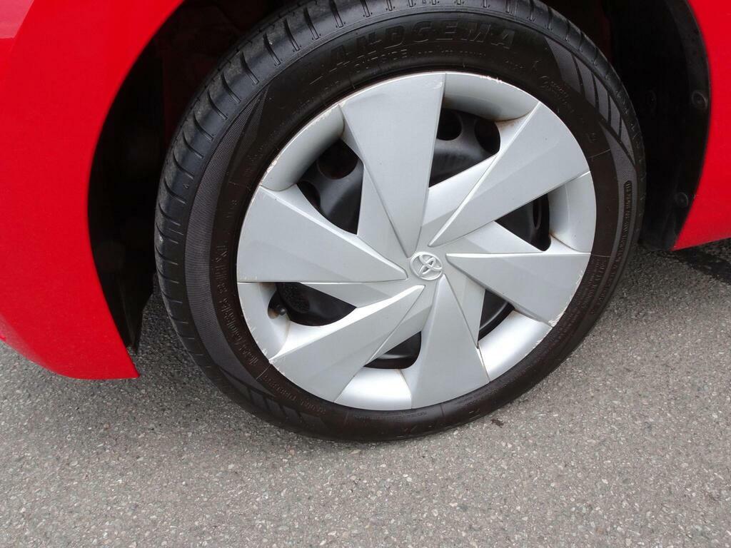Toyota Aygo Hatchback Vvt White #7