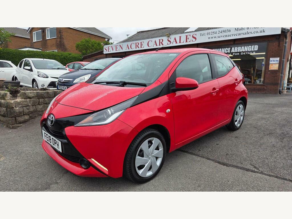Toyota Aygo 1.0 Vvt-i X-play Euro 6 Red
