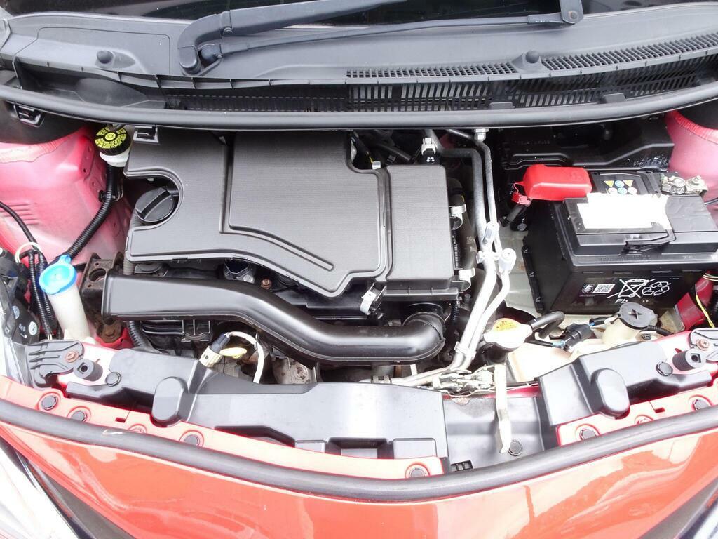 Toyota Aygo Hatchback Vvt White #21