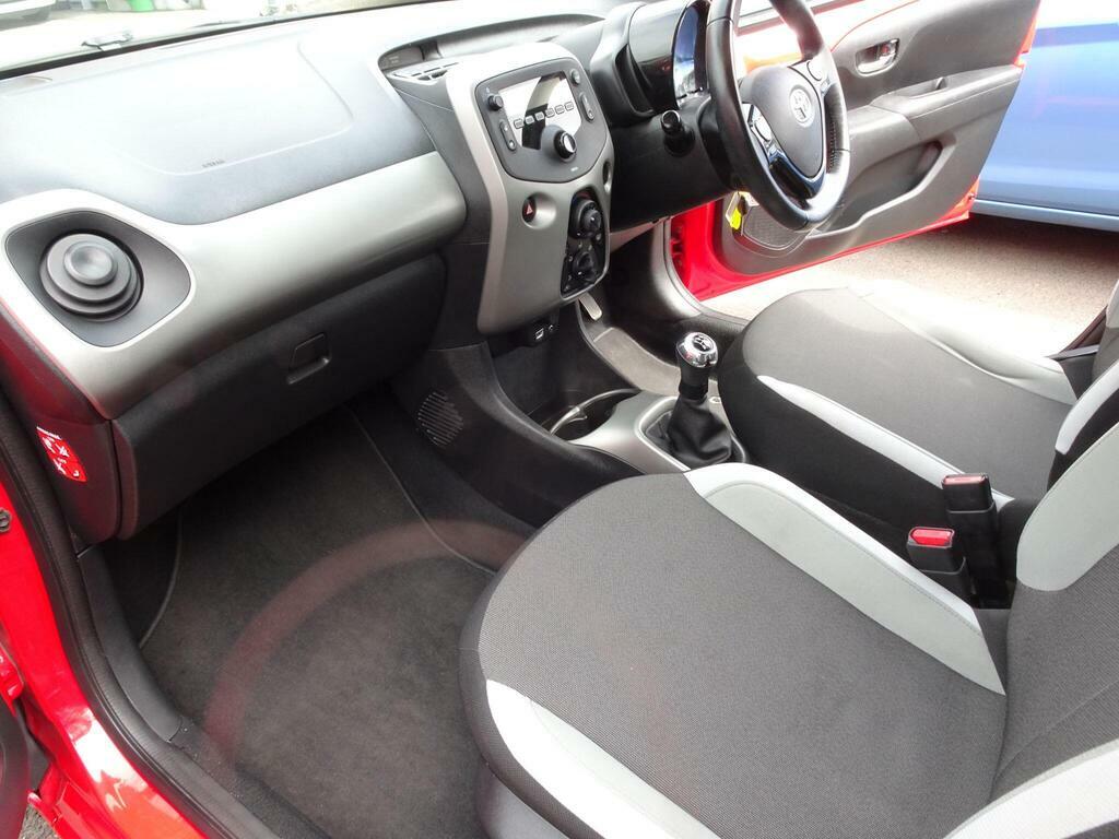 Toyota Aygo 1.0 Vvt-i X-play Euro 6 Red #3