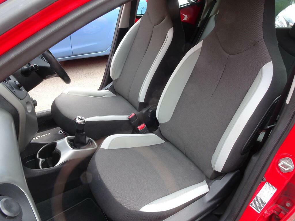 Toyota Aygo Hatchback Vvt White #12