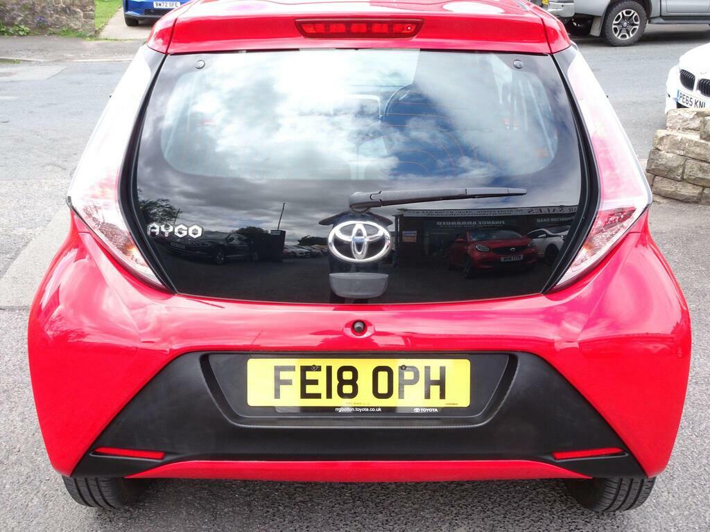 Toyota Aygo Hatchback Vvt White #20