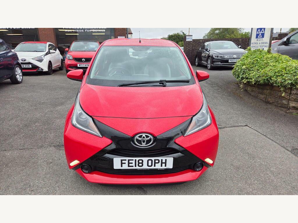 Toyota Aygo Hatchback Vvt White #19
