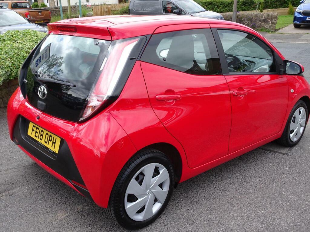 Toyota Aygo 1.0 Vvt-i X-play Euro 6 Red #6