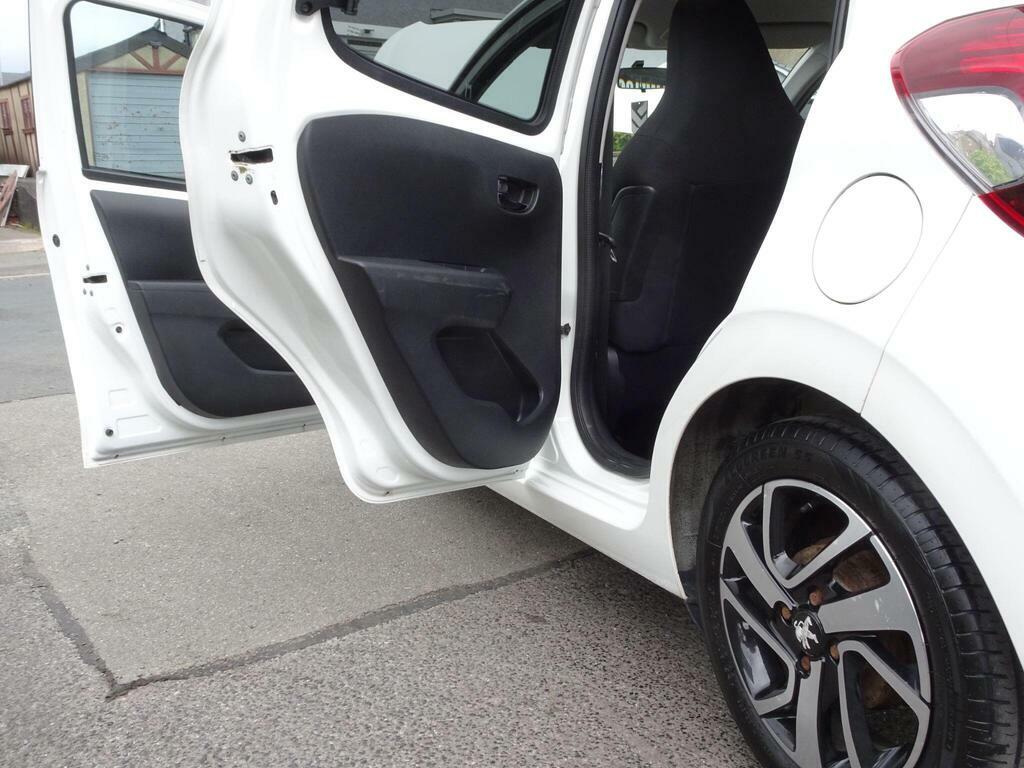 Peugeot 108 1.2 Puretech Allure Hatchback Black #15