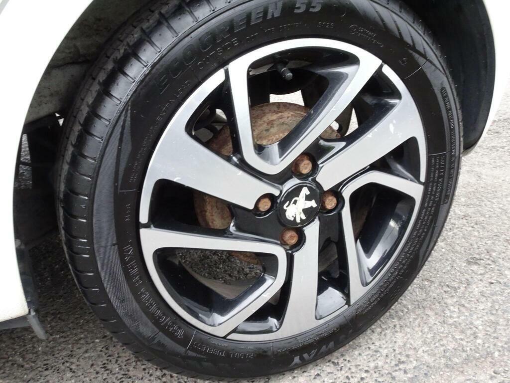 Peugeot 108 1.2 Puretech Allure Hatchback Black #17