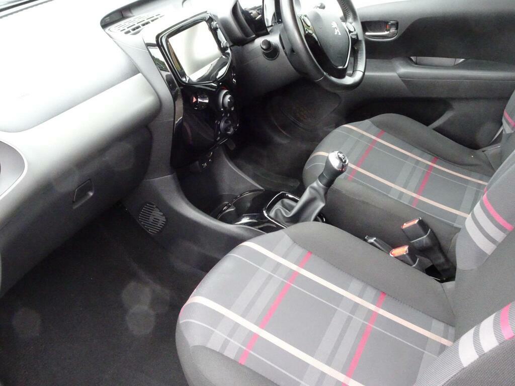 Peugeot 108 1.2 Puretech Allure Hatchback Black #7