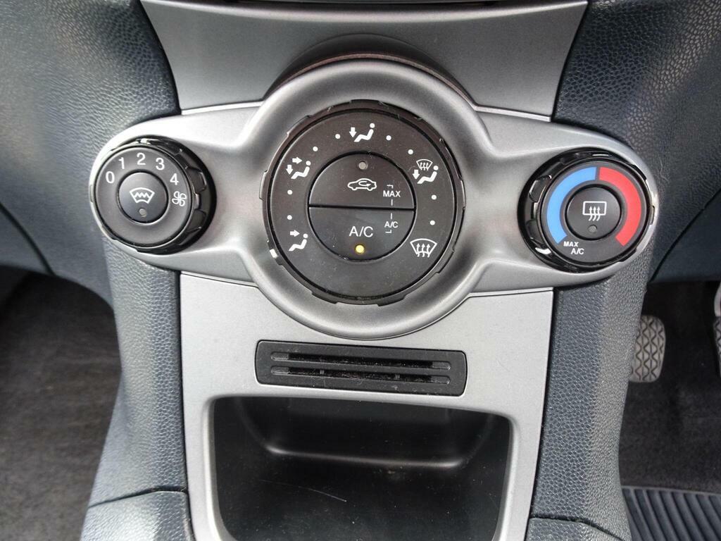 Ford Fiesta 1.4 Tdci Dpf Zetec Hatchback 10  #12