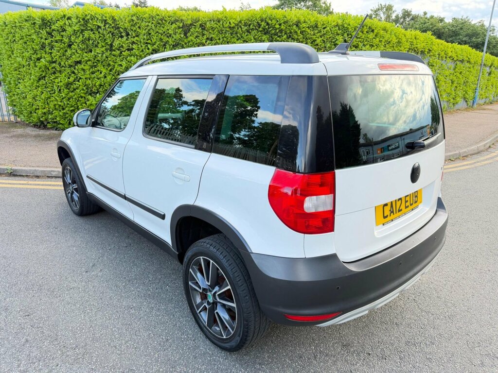 Skoda Yeti 1.2 Tsi Urban Euro 5 White #2