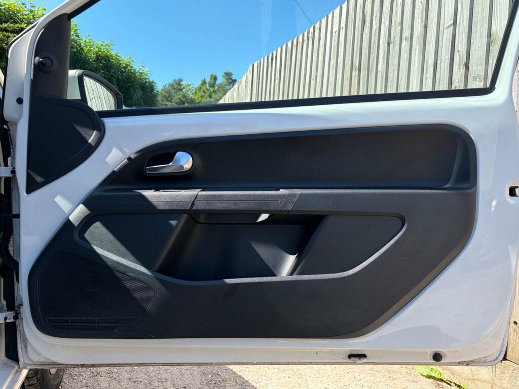 Volkswagen Up 1L High Up White #31
