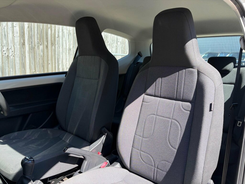 Volkswagen Up 1L High Up White #37