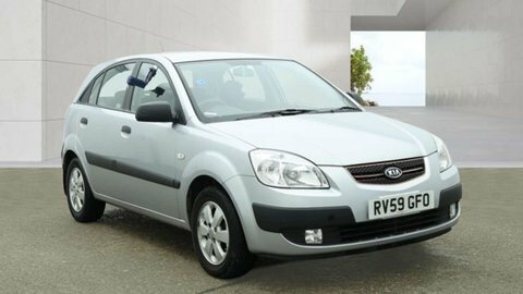 Kia RIO 1.5 Crdi 2 Silver