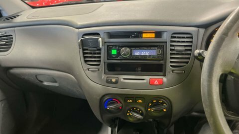 Kia RIO 1.4 Chill 96 Bhp Silver #10