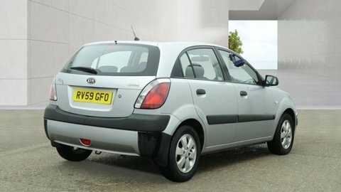 Kia RIO 1.5 Crdi 2 Silver #4