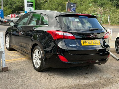 Hyundai I30 1.6 Crdi Blue Black #4
