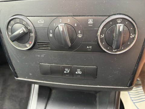 Mercedes-Benz A Class 1.5 A150 Classic Se Cvt Silver #22