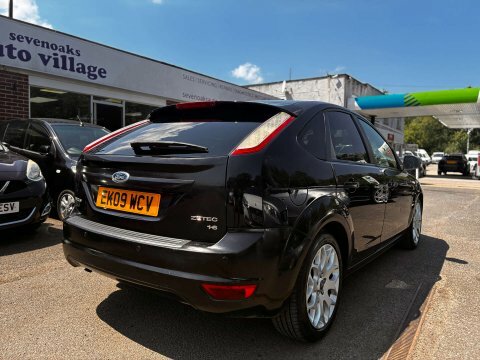 Ford Focus 1.6 Zetec Hatchback Black #4