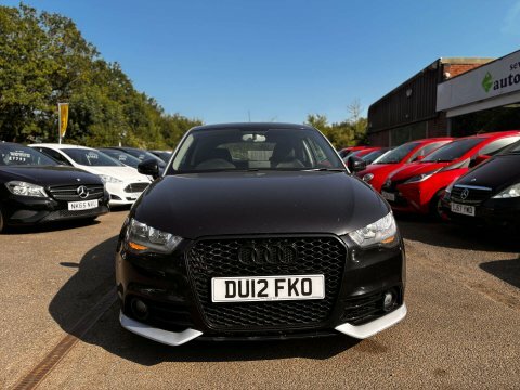 Audi A1 1.6 Tdi Contrast DU12FKO Black #2