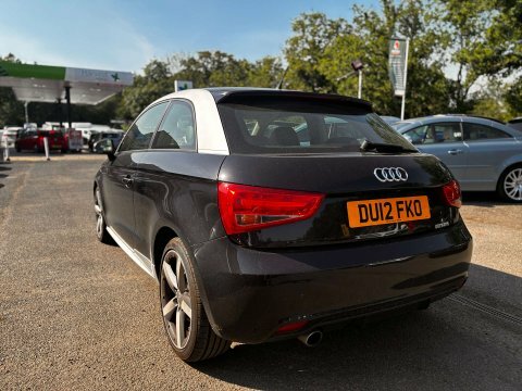 Audi A1 1.6 Tdi Contrast DU12FKO Black #5