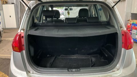 Kia Venga Mpv  #11