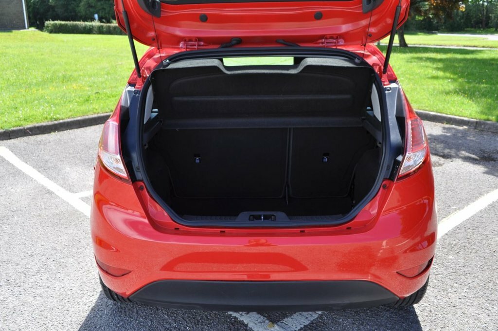 Ford Fiesta 1.3L Zetec Red #4
