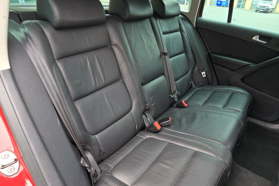 Volkswagen Tiguan S Black #13