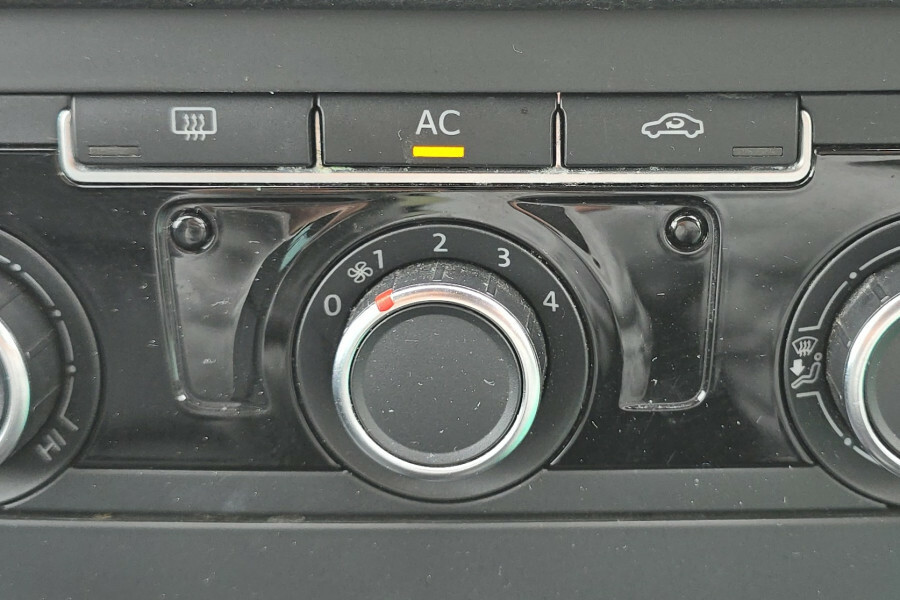 Volkswagen Tiguan S Black #18