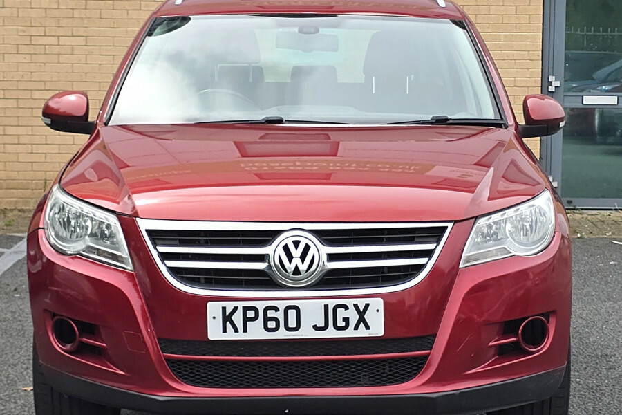 Volkswagen Tiguan S Black #7