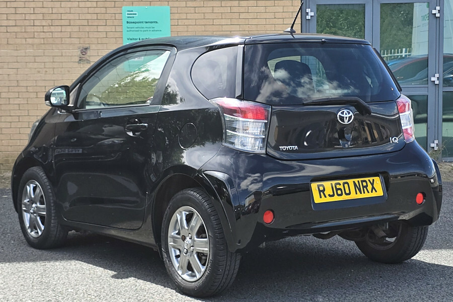 Toyota IQ Hatchback Black #4