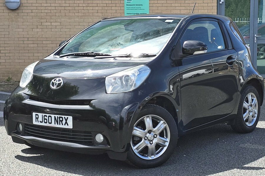 Toyota IQ Hatchback Black #2