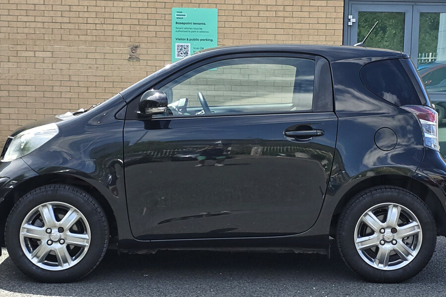 Toyota IQ Hatchback Black #6