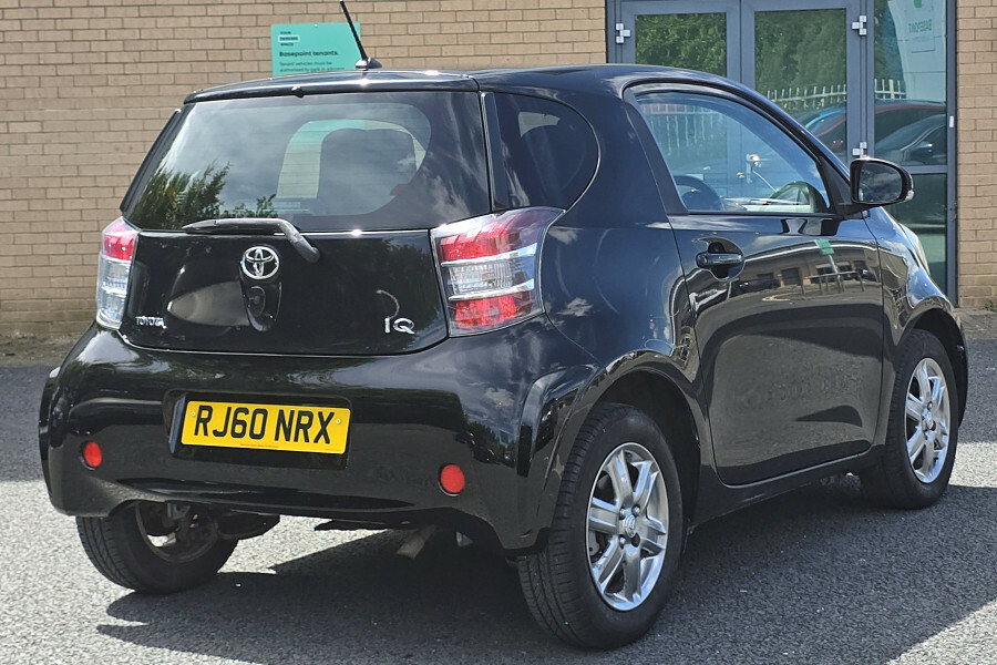 Toyota IQ Hatchback Black #3
