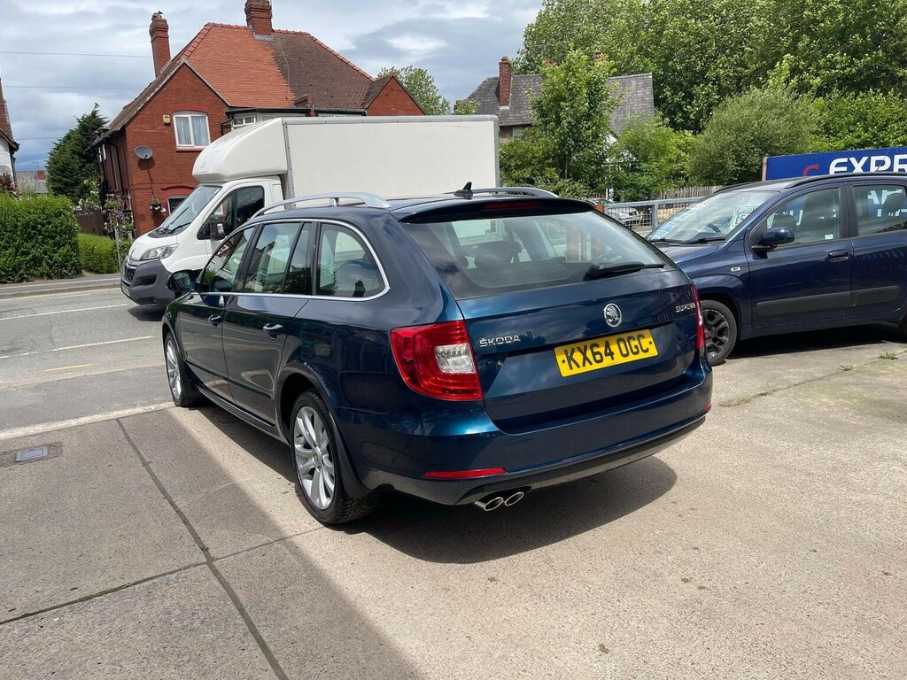 Skoda Superb 2.0 Tdi Elegance Blue #5