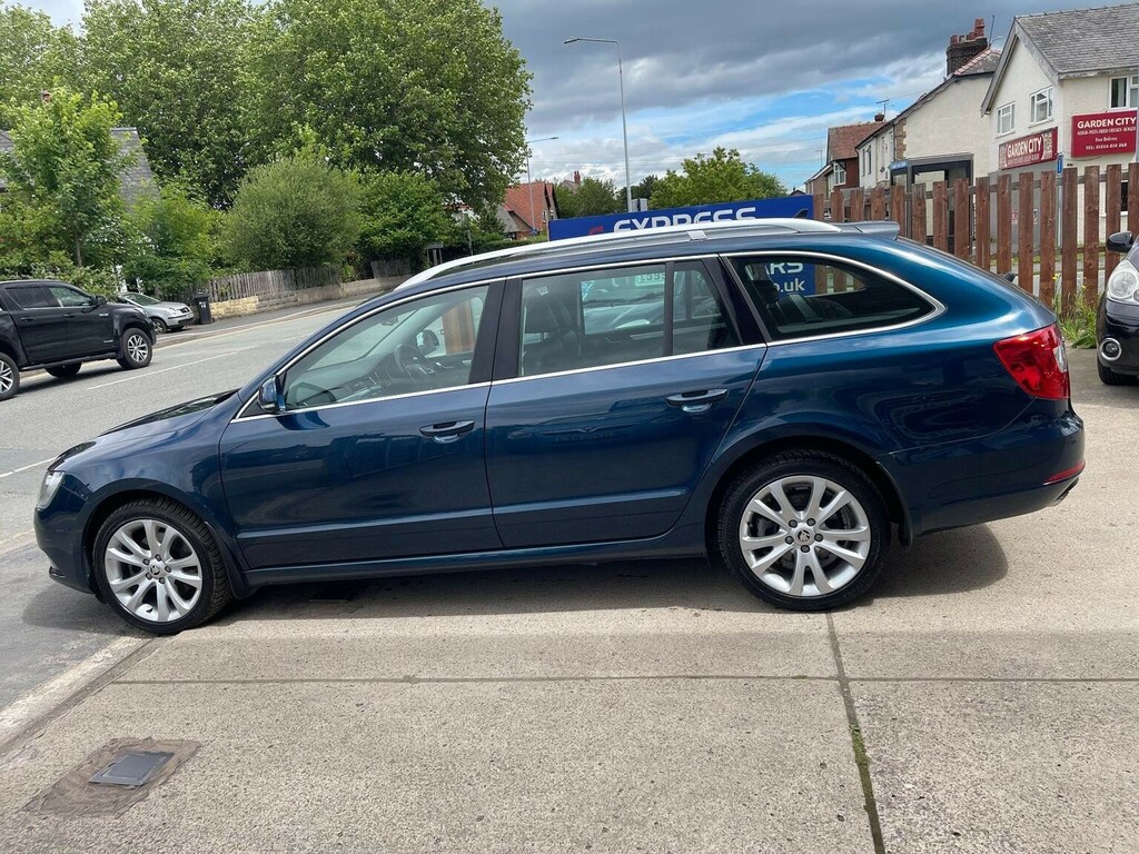 Skoda Superb 2.0 Tdi Elegance Blue #6