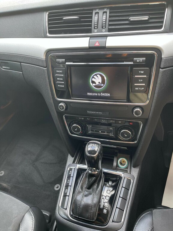 Skoda Superb 2.0 Tdi Elegance Blue #8