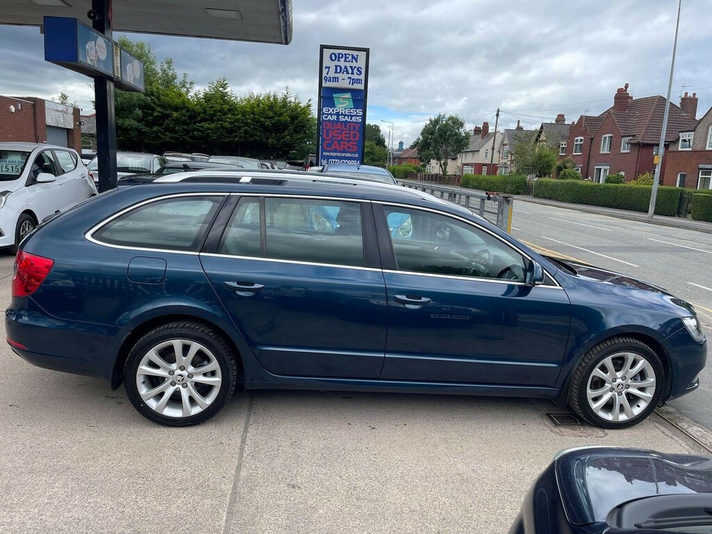 Skoda Superb 2.0 Tdi Elegance Blue #3