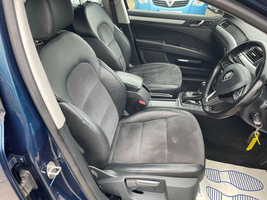 Skoda Superb 2.0 Tdi Elegance Blue #10