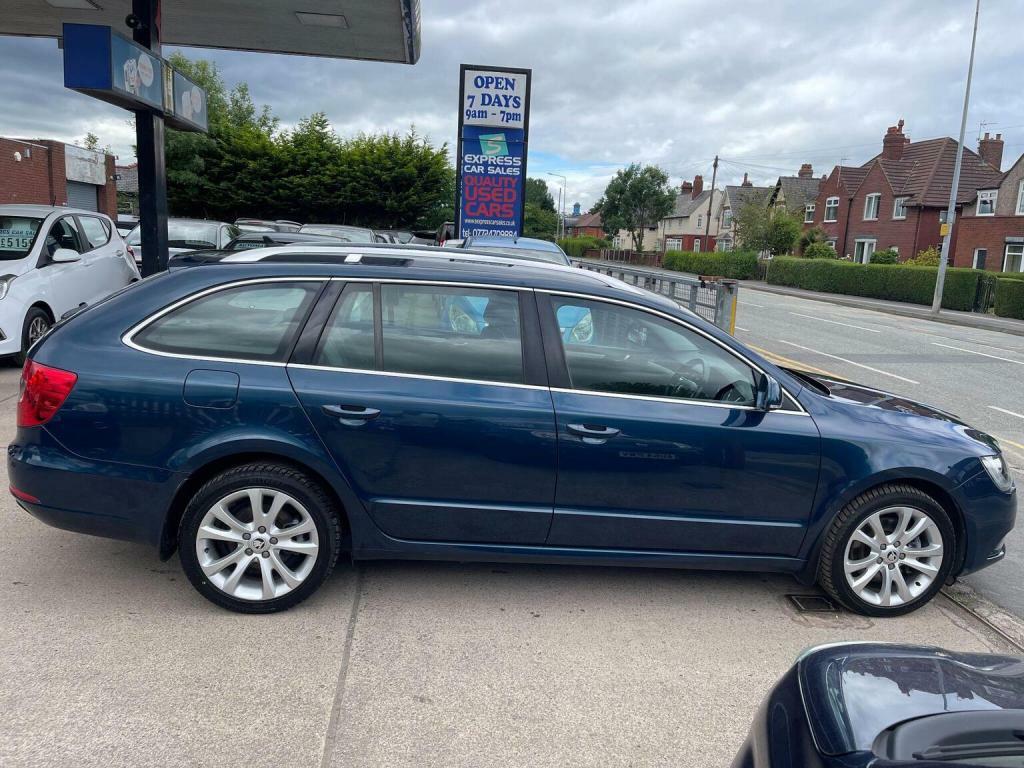 Skoda Superb 2.0 Tdi Elegance Blue #24