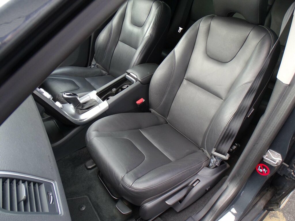 Volvo XC60 D4 R-design Blue #29
