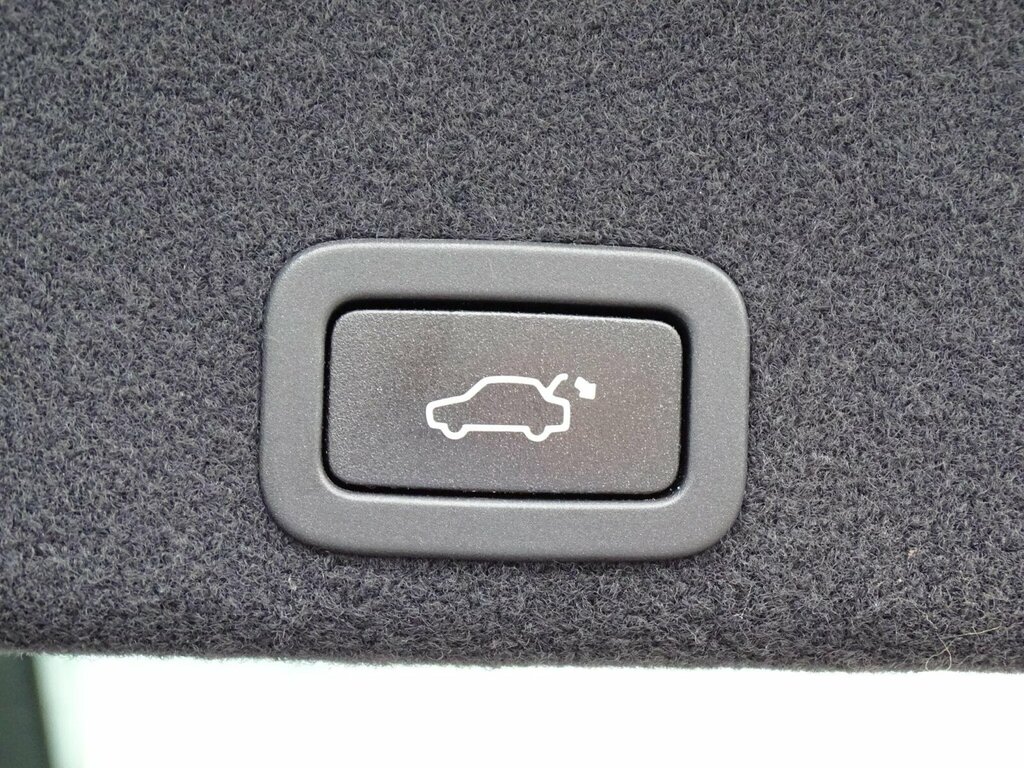 Volvo XC60 D4 R-design Blue #16