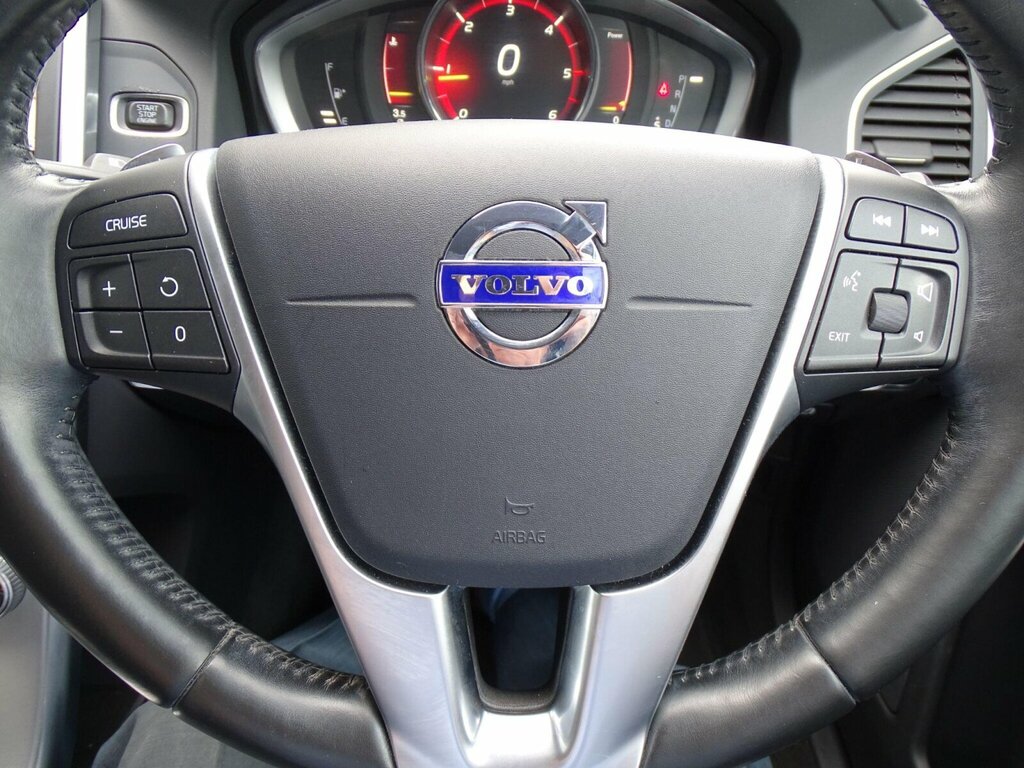 Volvo XC60 D4 R-design Blue #32