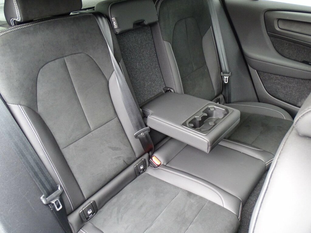 Volvo C40 Recharge Pro, Twin Motor Silver #29