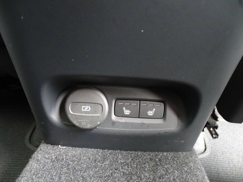 Volvo C40 Recharge Pro, Twin Motor Silver #36
