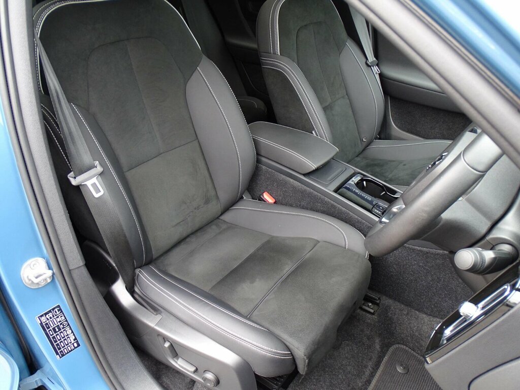 Volvo C40 Recharge Pro, Twin Motor Silver #23
