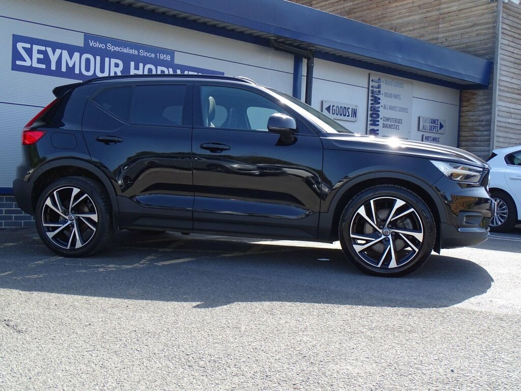 Volvo XC40 1.5H T5 Twin Engine Recharge 10.7Kwh R-design Pro CK70LZS Black #4